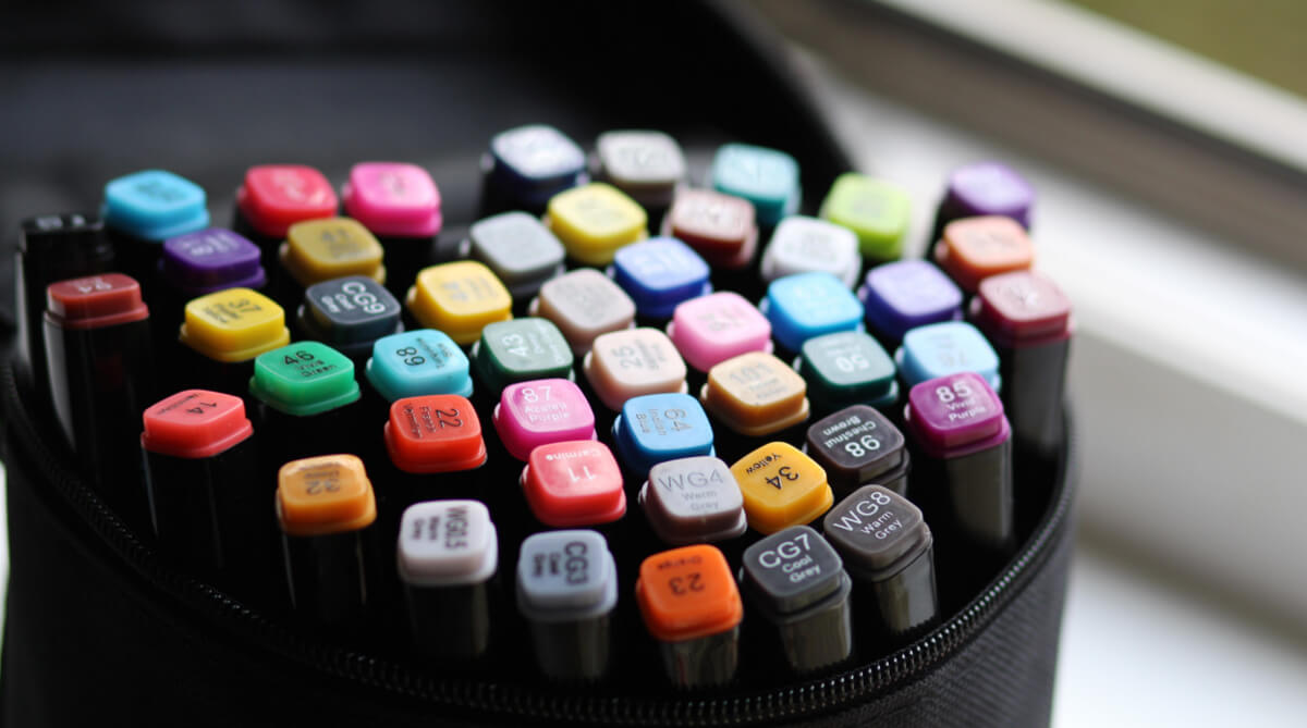 przybory szkolne - zestaw kolorowych pisaków