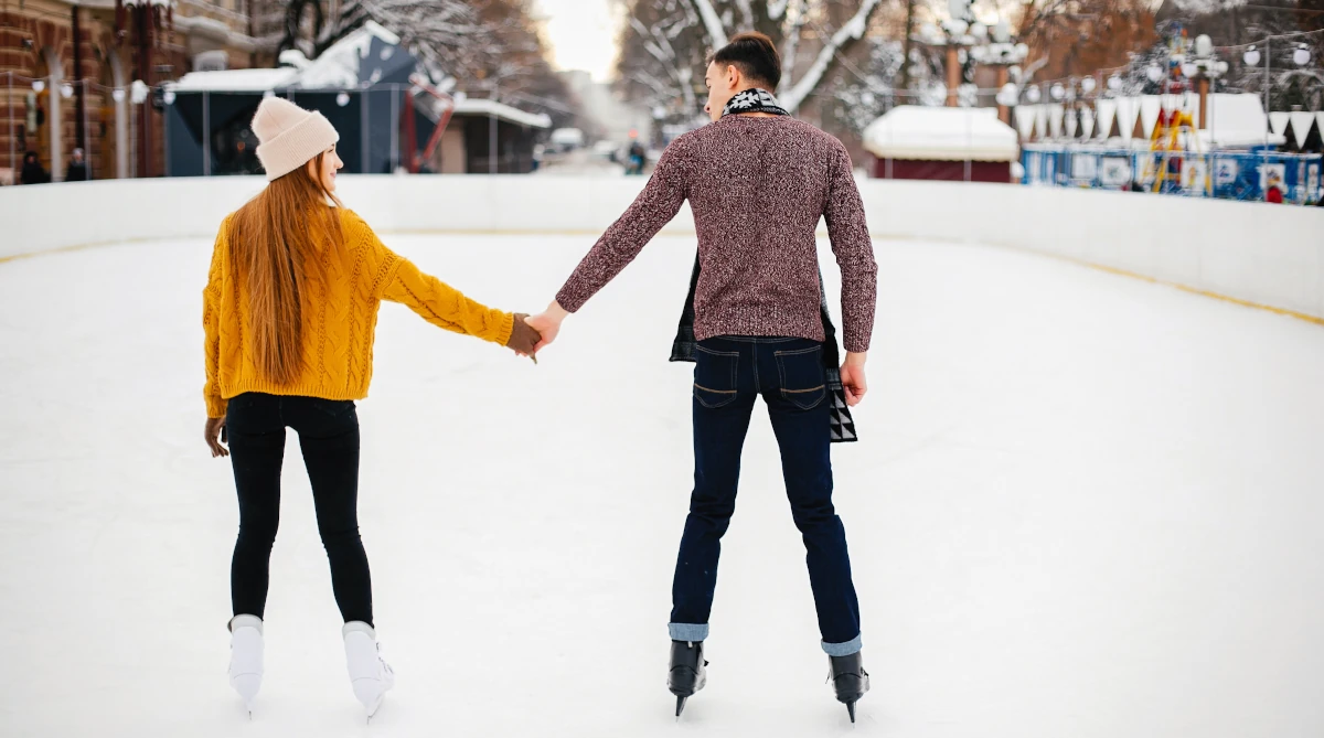 walentynki - pomysły na prezent jazda na łyżwach