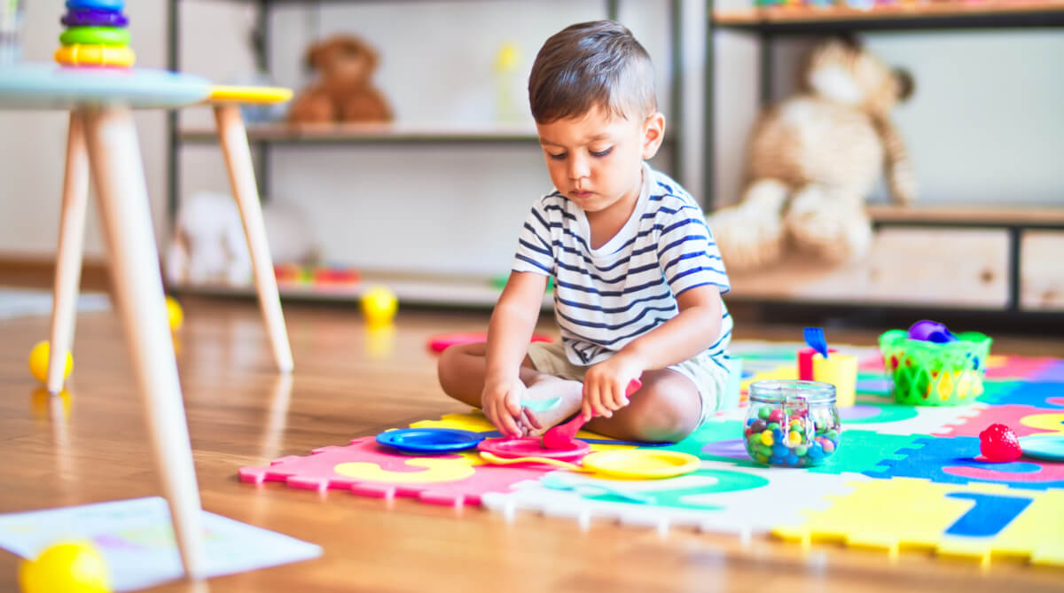 Mata dla niemowlaka i dzieci starszych – jaką wybrać matę edukacyjną?