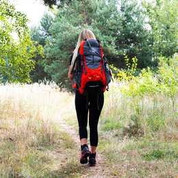 Plecak turystyczny 70 L trekkingowy wielofunkcyjny z gwizdkiem 