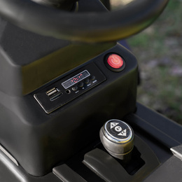 Traktor z przyczepą dla dzieci elektryczny jeździk na akumulator sterowany pilotem