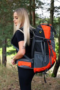 Plecak turystyczny 70 L trekkingowy wielofunkcyjny z gwizdkiem 