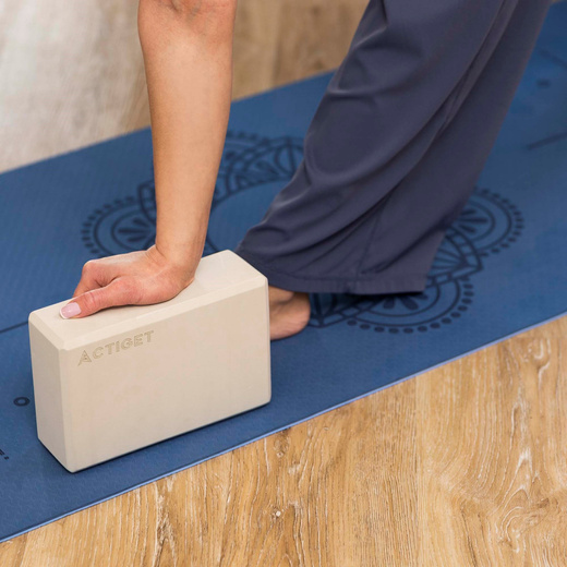 Kostka do jogi piankowa EVA 23x15x7,5 cm klocek blok do ćwiczeń pilates stretching beżowy
