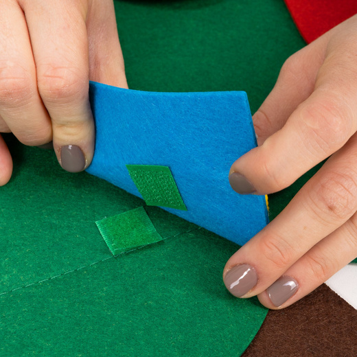 Ozdoba świąteczna, Choinka z filcu 32 zawieszek 95 cm multikolor