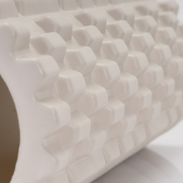 Wałek do masażu, średnio twardy, roller z wypustkami, jasny beż