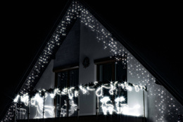 Kurtyna świetlna 14,5 m girlanda, lampki wewnętrzno-zewnętrzne 300 led sople zimny biały z flash