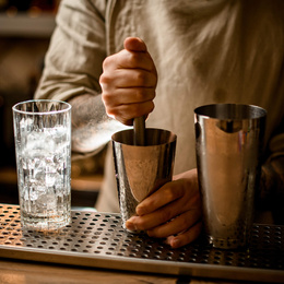 Zestaw barmański 14 elementów do drinków z podstawką bambusową srebrny