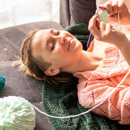 Zestaw do szydełkowania 12 szt. i etui szydełka z aluminium kolorowe