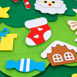 Ozdoba świąteczna, Choinka z filcu z zawieszkami 93 cm multikolor