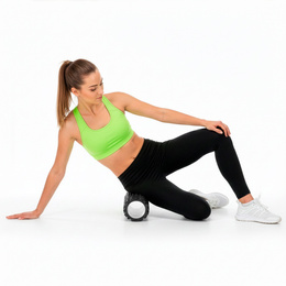 Wałek do masażu, średnio twardy, roller z wypustkami, czarny