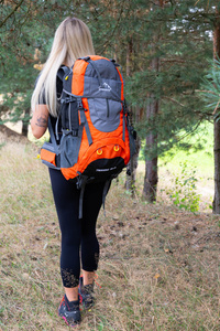 Plecak turystyczny 70 L trekkingowy wielofunkcyjny z gwizdkiem 