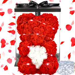 Miś z płatków róż czerwony z sercem, 22 cm rose bear z lampkami LED biały zimny