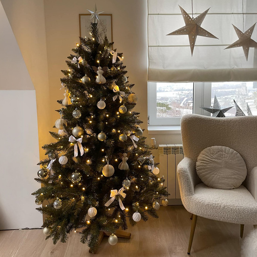 Choinka sztuczna 180 cm Premium Royal Trees świerk kaukaski z drewnianym stojakiem