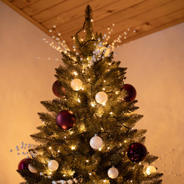 Choinka sztuczna 220 cm Premium Royal Trees świerk kaukaski z drewnianym stojakiem