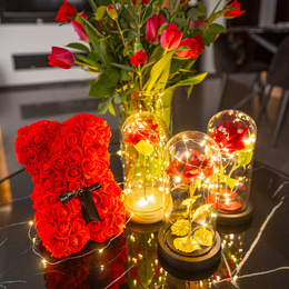 Wieczna róża w szkle 22 cm świecąca ozdoba LED prezent czerwona