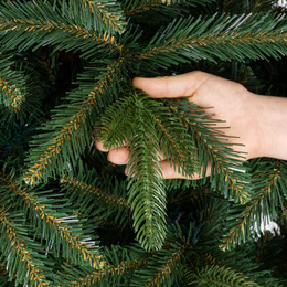 Choinka sztuczna 240 cm Premium Royal Trees świerk syberyjski z drewnianym stojakiem