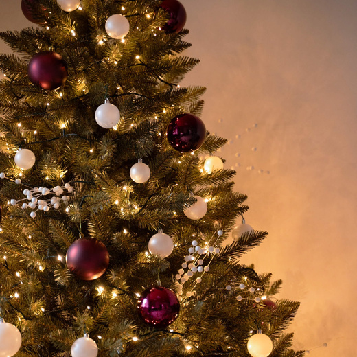 Choinka sztuczna 150 cm Premium Royal Trees świerk kaukaski z drewnianym stojakiem