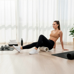 Wałek do masażu, średnio twardy, roller z wypustkami, jasny beż