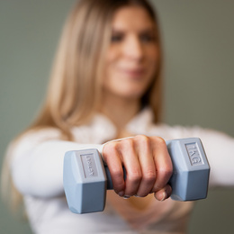 Ciężarki 2x1kg hexagonalne do ćwiczeń fitness hantle zestaw 2 szt. jasno niebieskie