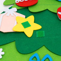 Ozdoba świąteczna, Choinka z filcu z zawieszkami 93 cm multikolor