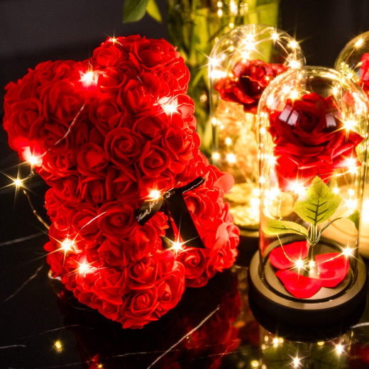 Miś z płatków róż czerwony 22 cm rose bear z kokardką i lampkami LED biały ciepły