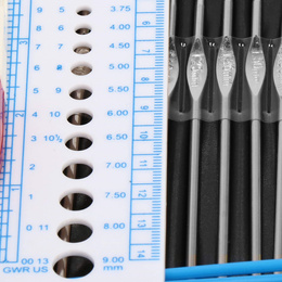 Zestaw do szydełkowania z etui 100 elementów szydełka 0.6-6.5 mm z akcesoriami