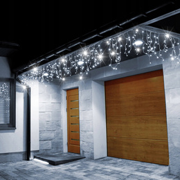Kurtyna świetlna 300 led girlanda, lampki wewnętrzno-zewnętrzne 15,5 m sople biały zimny + flash