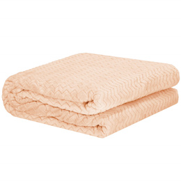 Narzuta na łóżko, pled 130x180 cm tłoczony zygzak, dwustronny koc na kanapę brzoskwiniowy