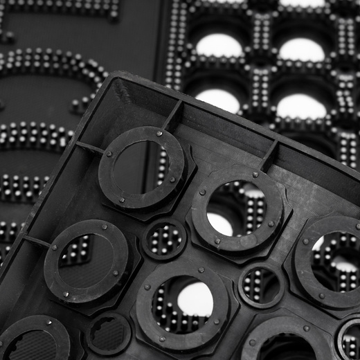 Wycieraczka wejściowa, mata pod drzwi 75x45 ażurowa, czarno-grafitowa