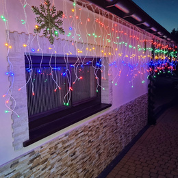 Kurtyna świetlna 1500 led girlanda, lampki wewnętrzno-zewnętrzne 67,5m sople multikolor