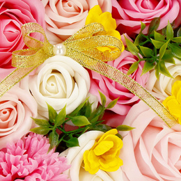 Pudełko 15 szt. kwiatów mydlanych Flower box