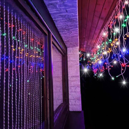 Kurtyna świetlna 500 led girlanda, lampki wewnętrzno-zewnętrzne sople multikolor z zimnym białym flash