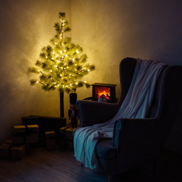 Choinka sztuczna na pniu z oświetleniem 128 LED drzewko świąteczne 150 cm ośnieżone