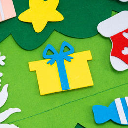 Ozdoba świąteczna, Choinka z filcu z zawieszkami 93 cm multikolor