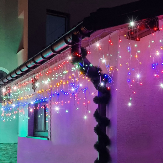 Kurtyna świetlna 300 led girlanda, lampki wewnętrzno-zewnętrzne sople multikolor z zimnym białym flash
