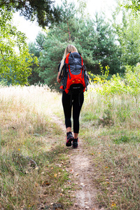 Plecak turystyczny 70 L trekkingowy wielofunkcyjny z gwizdkiem 