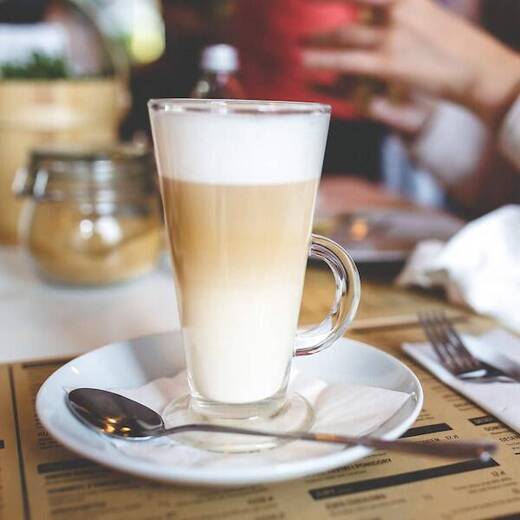 Szklanki do kawy latte, deserów z uchem 280 ml i łyżeczki długie, stal nierdzewna komplet 6 szt. 