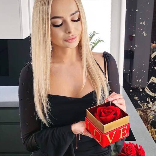 Wieczna róża w pudełku prezentowym Love 
