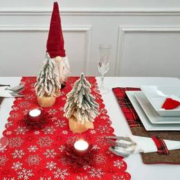 Bieżnik na stół 187x34cm obrus świąteczny ze śnieżynkami czerwony