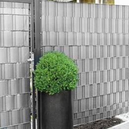 Taśma ogrodzeniowa z zestawem klipsów mocujących 20 szt. PVC 35 m x 4,75 cm 450 g/m2 szara